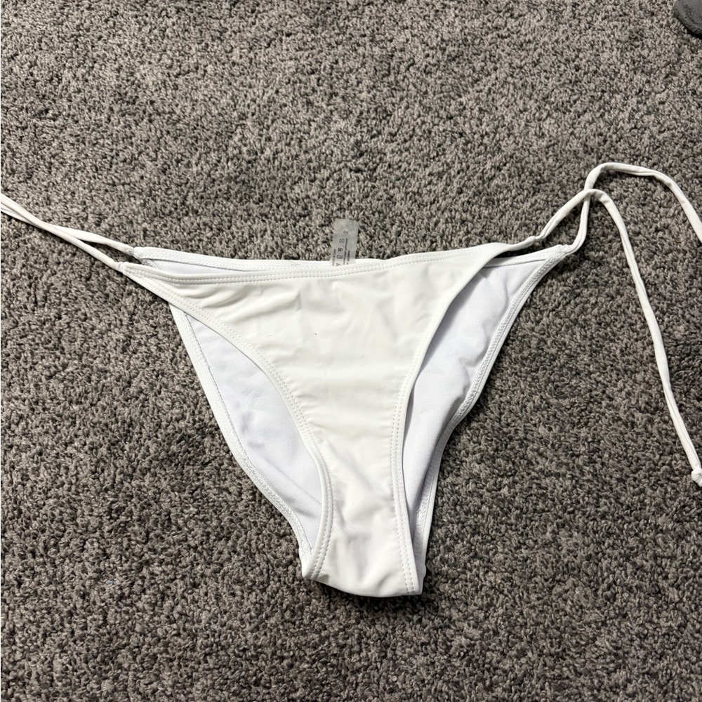Tie-Side White Bikini Bottom – Classic Women's Swimwear